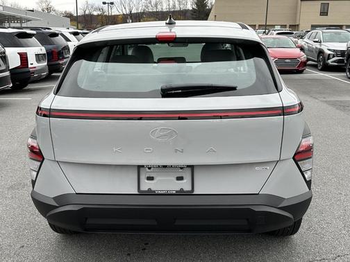 2026 Hyundai KONA SE