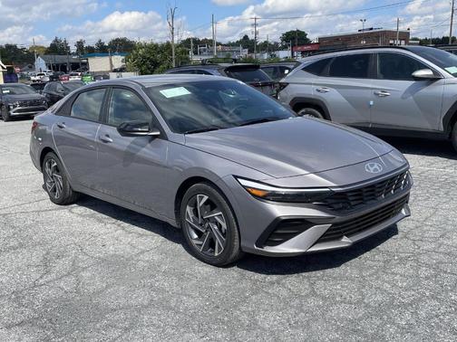 2025 Hyundai ELANTRA SEL Sport