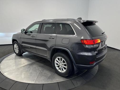 Granite Crystal Clearcoat Metallic 2021 Jeep Grand Cherokee Laredo E