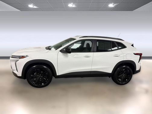 Summit White 2025 Chevrolet Trax FWD ACTIV