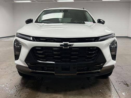 Summit White 2025 Chevrolet Trax FWD ACTIV