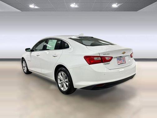 Summit White 2025 Chevrolet Malibu FWD 1LT