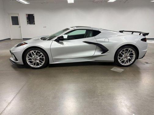 Blade Silver Metallic 2026 Chevrolet Corvette Stingray w/3LT