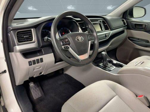 2015 Toyota Highlander LE