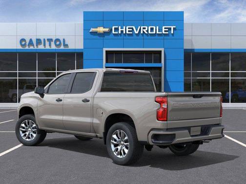 White Sands 2026 Chevrolet Silverado 1500 Custom