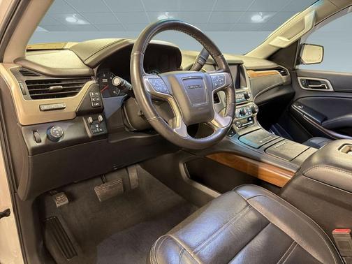 White Frost Tricoat 2020 GMC Yukon Denali