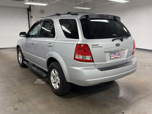 Silver 2006 Kia Sorento LX