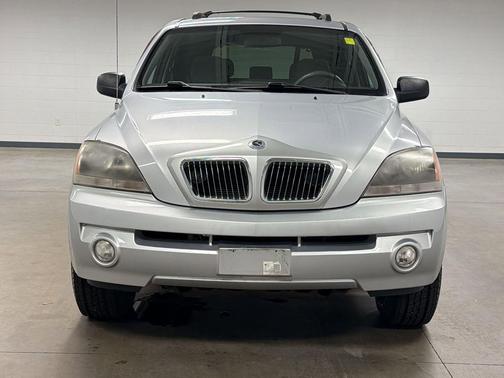 Silver 2006 Kia Sorento LX