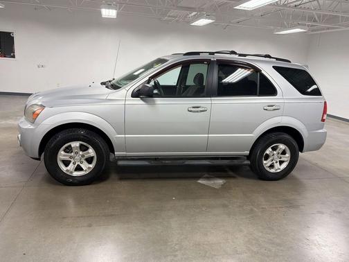 Silver 2006 Kia Sorento LX