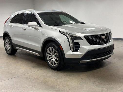 Radiant Silver Metallic 2020 Cadillac XT4 Premium Luxury