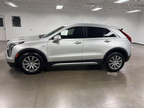 Radiant Silver Metallic 2020 Cadillac XT4 Premium Luxury