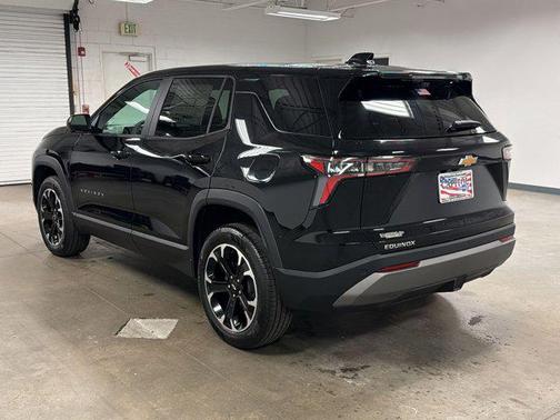 Mosaic Black Metallic 2026 Chevrolet Equinox 1LT