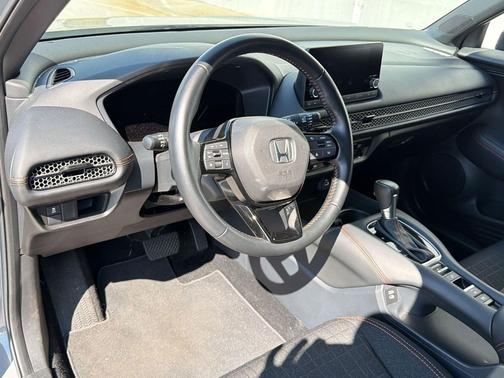 Crystal Black Pearl 2025 Honda HR-V AWD Sport