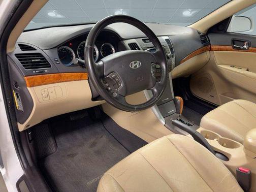 2010 Hyundai SONATA Limited