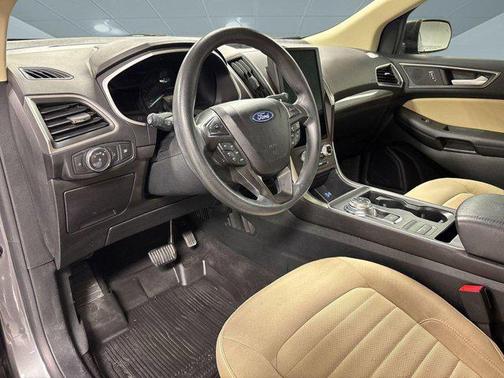 2021 Ford Edge SE
