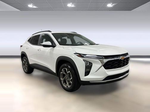 Summit White 2026 Chevrolet Trax LT