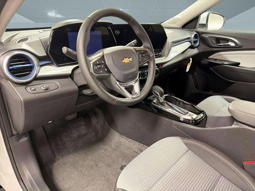 Summit White 2026 Chevrolet Trax LT