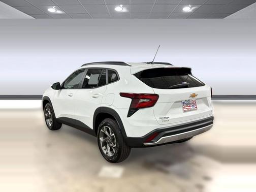 Summit White 2026 Chevrolet Trax LT