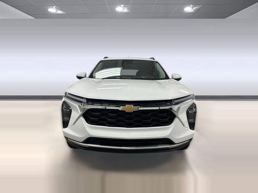 Summit White 2026 Chevrolet Trax LT