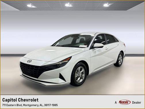 Quartz White 2022 Hyundai ELANTRA SE