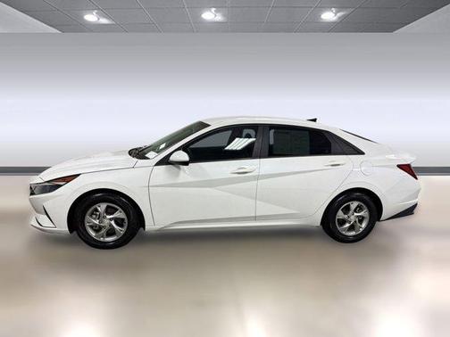 Quartz White 2022 Hyundai ELANTRA SE