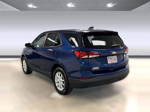 Blue Glow Metallic 2022 Chevrolet Equinox LS