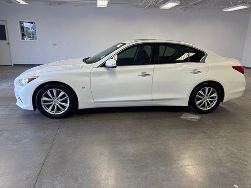 2015 INFINITI Q50 Base