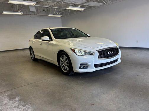 2015 INFINITI Q50 Base