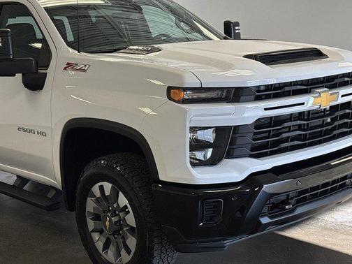2025 Chevrolet Silverado 2500 Custom
