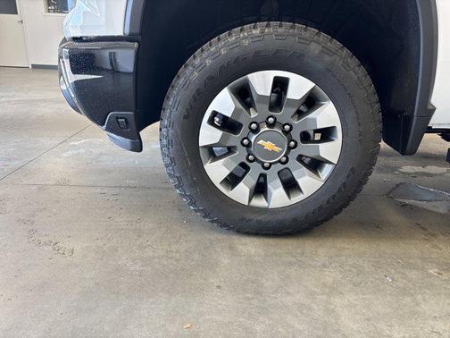2025 Chevrolet Silverado 2500 Custom