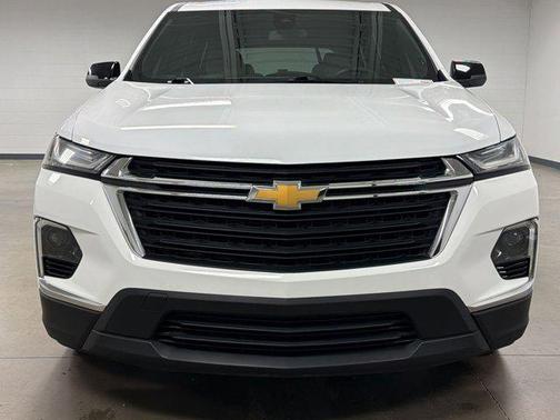 Summit White 2022 Chevrolet Traverse LS