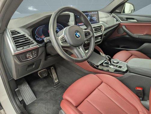 2025 BMW X4 xDrive30i