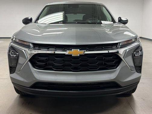 Sterling Gray Metallic 2026 Chevrolet Trax LS