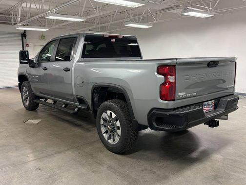 2026 Chevrolet Silverado 2500 Custom