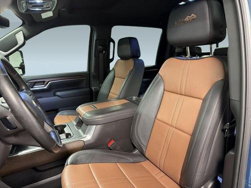 Lakeshore Blue Metallic 2025 Chevrolet Silverado 3500 High Country
