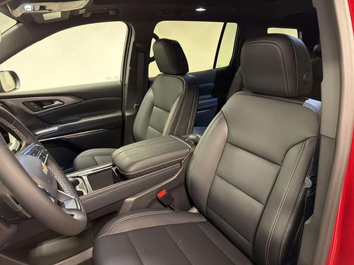 Radiant Red Tintcoat 2027 Chevrolet Traverse LT
