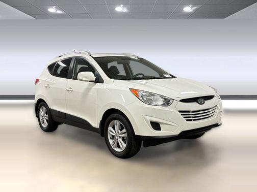 Cotton White 2011 Hyundai TUCSON GLS
