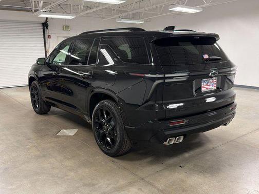 Mosaic Black Metallic 2026 Chevrolet Traverse RS
