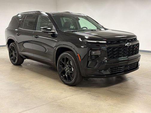 Mosaic Black Metallic 2026 Chevrolet Traverse RS