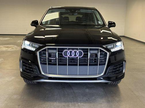 2023 Audi Q7 45 Premium Plus