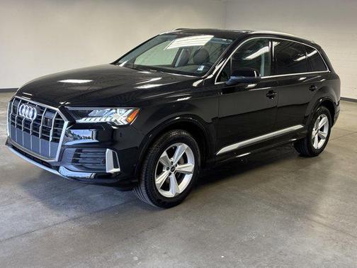 2023 Audi Q7 45 Premium Plus
