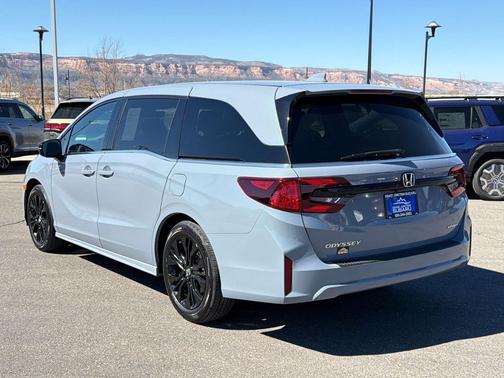 Sonic Gray Pearl 2025 Honda Odyssey Sport-L
