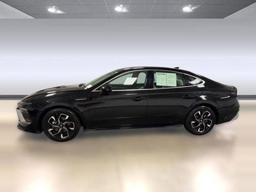 Abyss Black 2025 Hyundai SONATA SEL