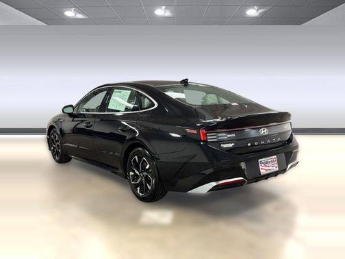 Abyss Black 2025 Hyundai SONATA SEL