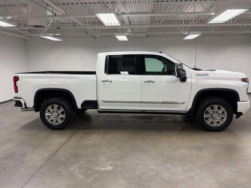 Summit White 2026 Chevrolet Silverado 2500 High Country