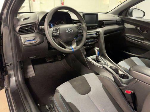 2021 Hyundai Veloster 2