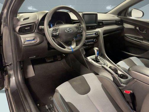 2021 Hyundai Veloster 2