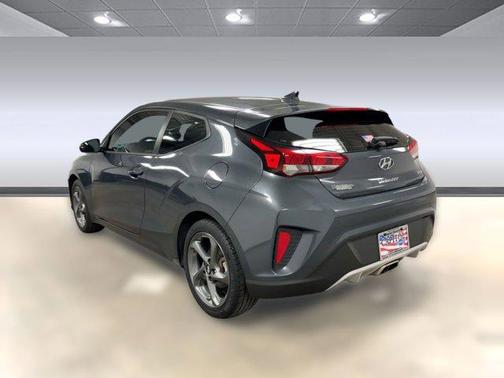 2021 Hyundai Veloster 2