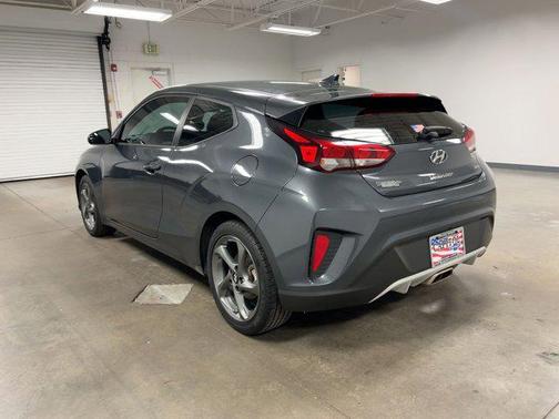 2021 Hyundai Veloster 2