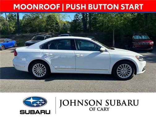 Pure White 2016 Volkswagen Passat 1.8T SE w/Technology